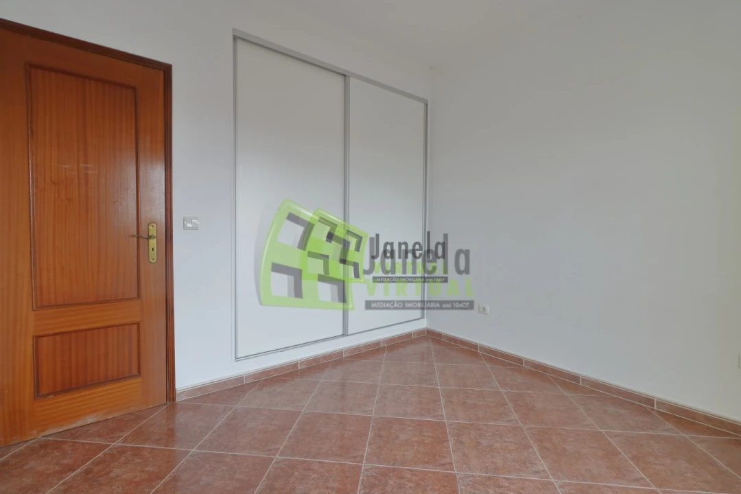 Apartamento T2 para Venda em Quinta do Conde Foto 4