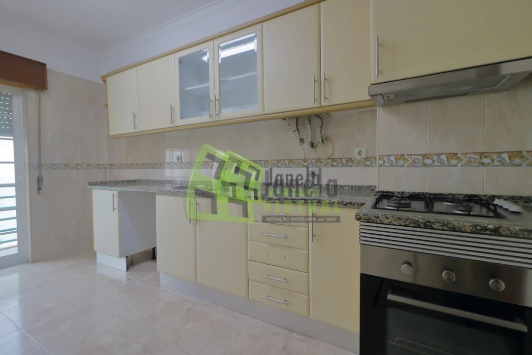 Apartamento T2 para Venda em Quinta do Conde Foto 10