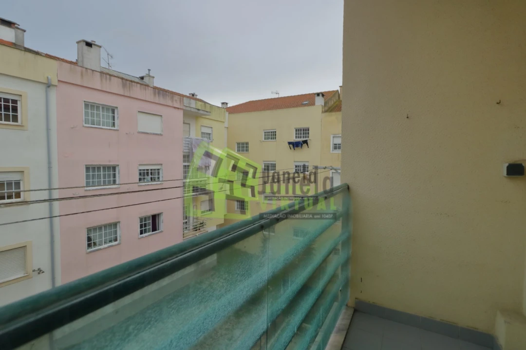 Apartamento T2 para Venda em Quinta do Conde Foto 16