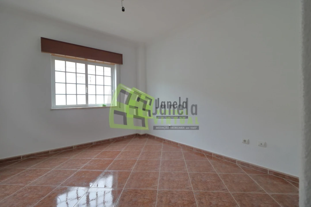 Apartamento T2 para Venda em Quinta do Conde Foto 18