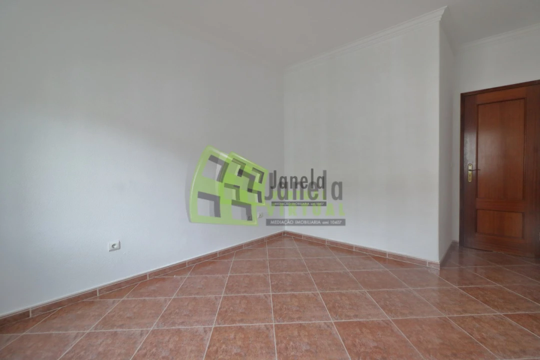 Apartamento T2 para Venda em Quinta do Conde Foto 19