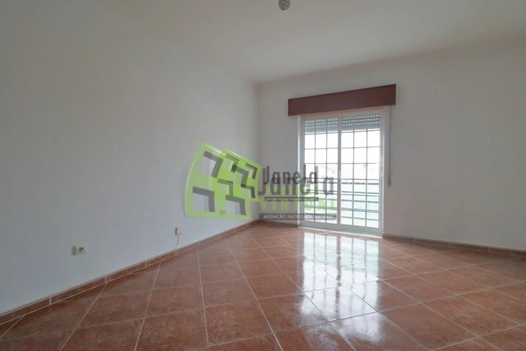 Apartamento T2 para Venda em Quinta do Conde Foto 7