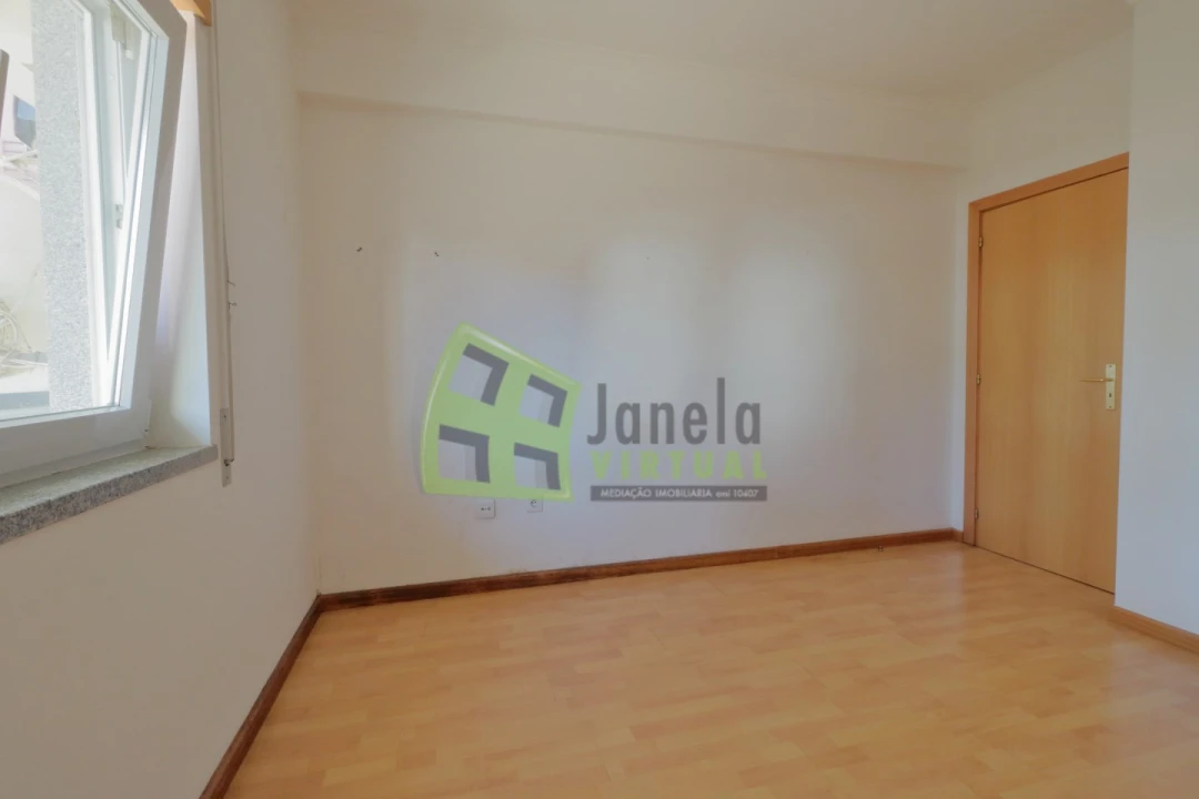 Apartamento T1 para Venda em Quinta do Conde Foto 5