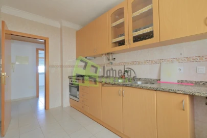 Apartamento T1 para Venda em Quinta do Conde