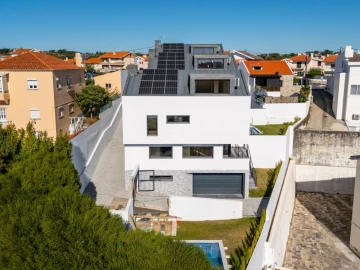 Moradia T4 para Venda em Alcabideche