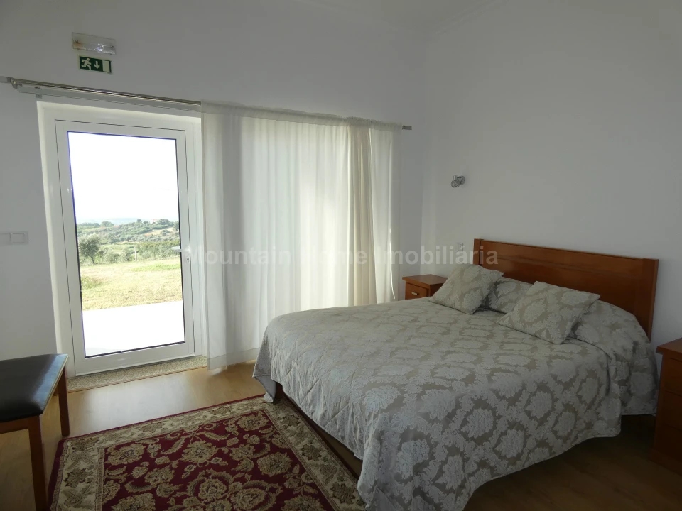 Moradia T3 para Venda em Linhares Foto 11