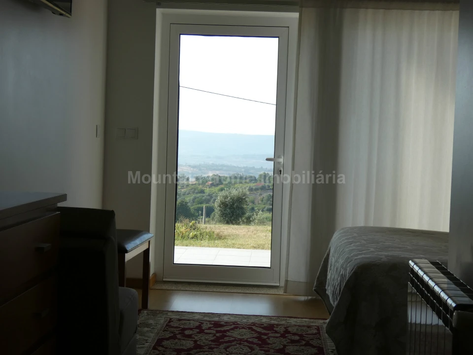 Moradia T3 para Venda em Linhares Foto 15