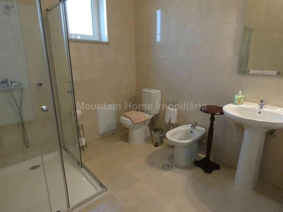 Moradia T3 para Venda em Linhares Foto 17
