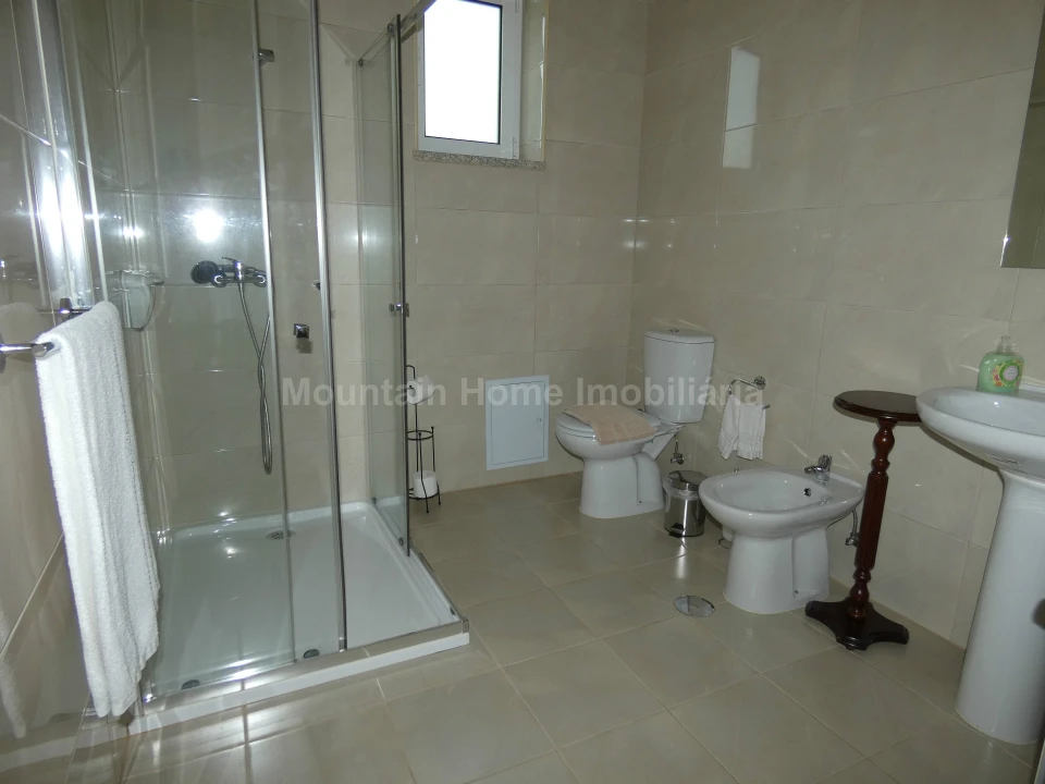 Moradia T3 para Venda em Linhares Foto 16