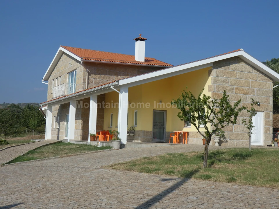 Moradia T3 para Venda em Linhares Foto 3
