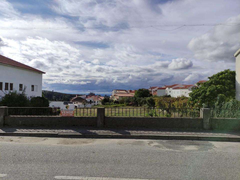 Terreno para Venda em Figueiró da Serra e Freixo da Serra Foto 3