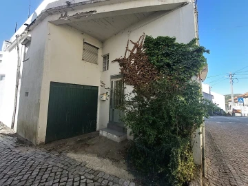 Moradia T3 para Venda em Sabugueiro