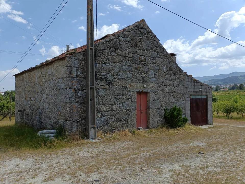 Quinta T0 para Venda em Santa Marinha e São Martinho Foto 2