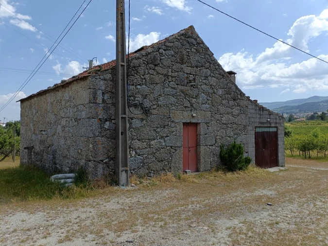 Quinta T0 para Venda em Santa Marinha e São Martinho Foto 2