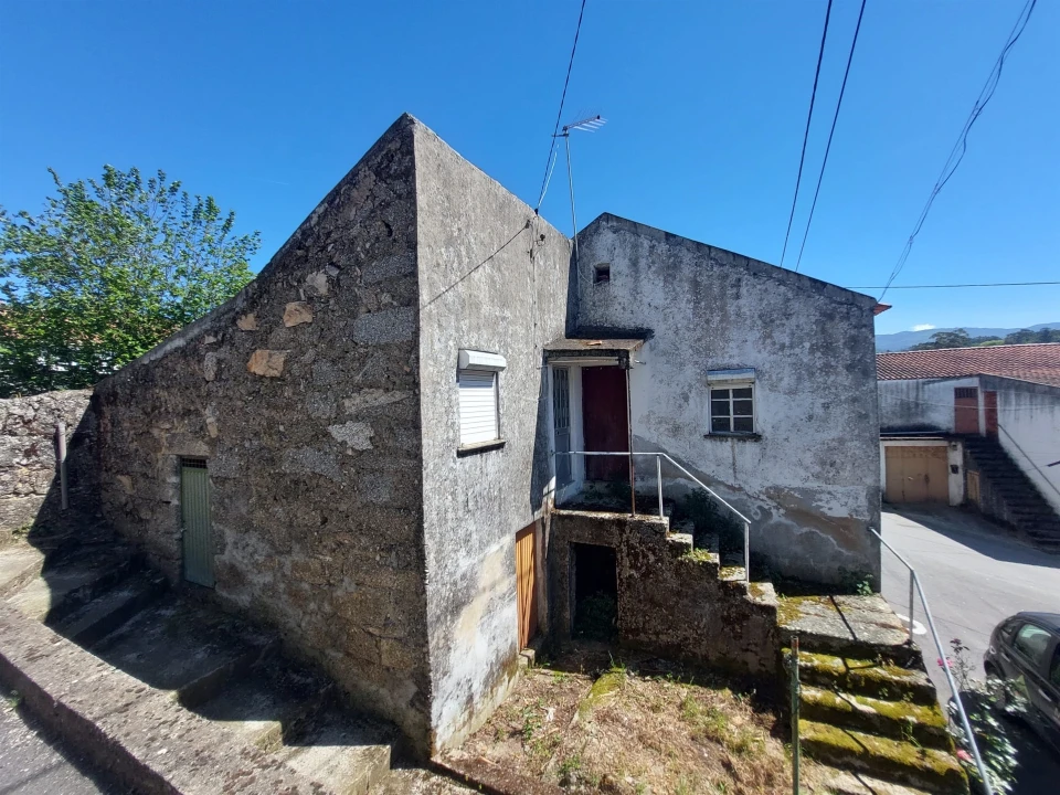 Moradia T4 para Venda em Nespereira Foto 1