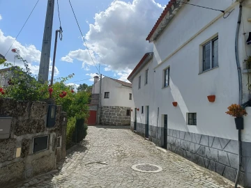Moradia T4 para Venda em Paranhos