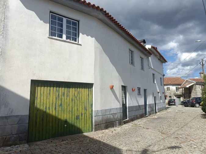 Moradia T4 para Venda em Paranhos Foto 3