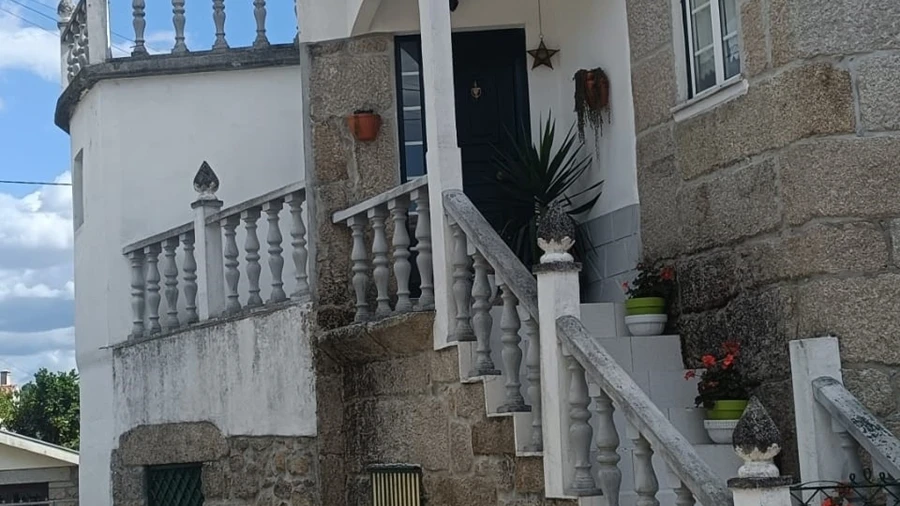 Moradia T4 para Venda em Paranhos