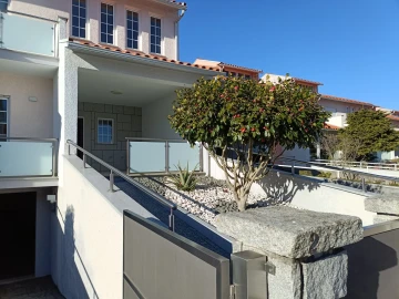 Moradia T4 para Venda em Seia, São Romão e Lapa dos Dinheiros