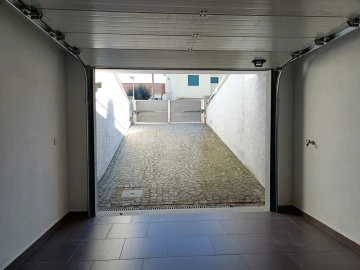 Moradia T4 para Venda em Seia, São Romão e Lapa dos Dinheiros