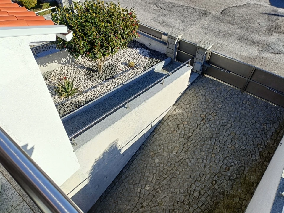 Moradia T4 para Venda em Seia, São Romão e Lapa dos Dinheiros Foto 17