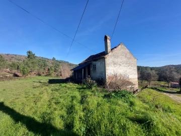 Quinta T0 para Venda em Fornos de Algodres