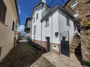 Moradia T2 para Venda em Vide e Cabeça