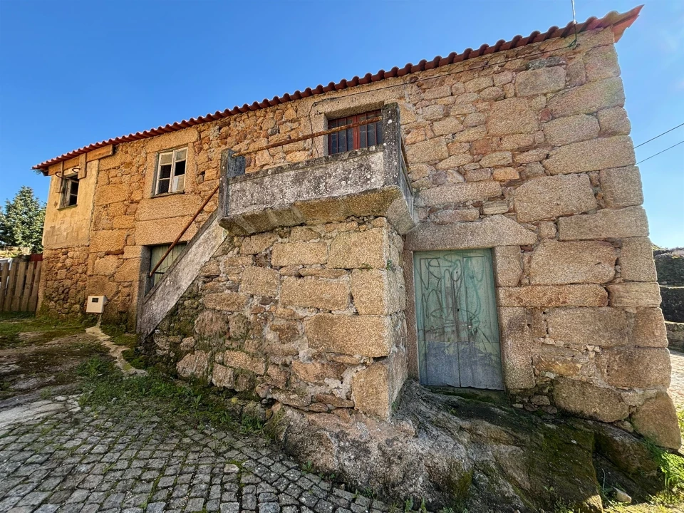 Moradia T0 para Venda em Sameice e Santa Eulália Foto 3