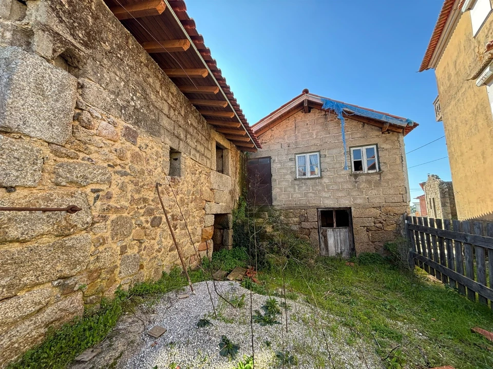 Moradia T0 para Venda em Sameice e Santa Eulália Foto 1