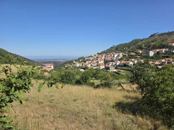 Quinta T0 para Venda em Valezim