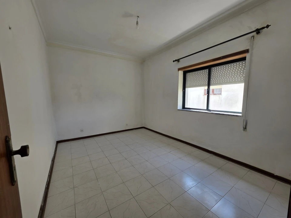 Apartamento T3 para Venda em Seia, São Romão e Lapa dos Dinheiros Foto 5