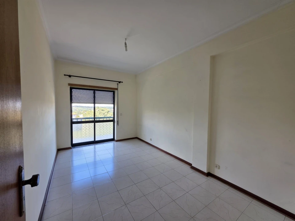 Apartamento T3 para Venda em Seia, São Romão e Lapa dos Dinheiros Foto 3