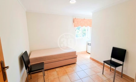 Moradia T4 para Venda em Quarteira
