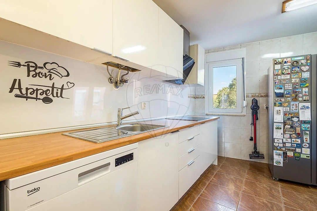 Apartamento T2 para Venda em Olivais Foto 6