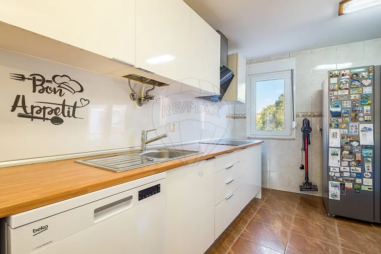 Apartamento T2 para Venda em Olivais Foto 6