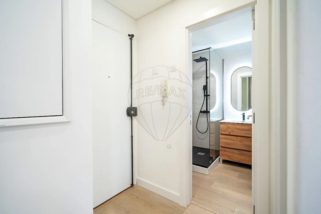 Apartamento T1 para Venda em Águas Livres Foto 3