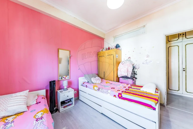 Apartamento T2 para Venda em Rio de Mouro Foto 18