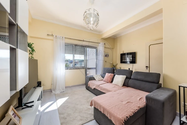 Apartamento T2 para Venda em Rio de Mouro Foto 4