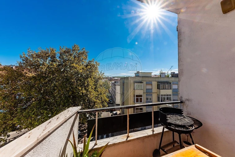 Apartamento T2 para Venda em Rio de Mouro Foto 11