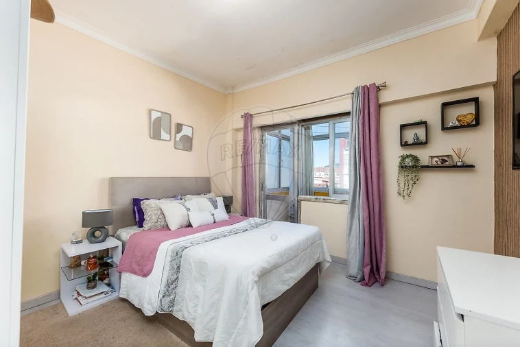 Apartamento T2 para Venda em Rio de Mouro Foto 13