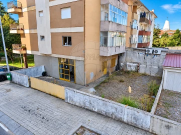Loja para Venda em Gondomar (São Cosme), Valbom e Jovim