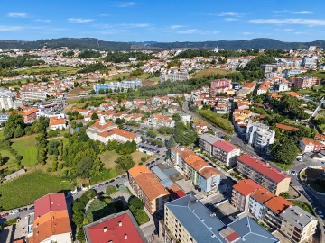 Loja para Venda em Gondomar (São Cosme), Valbom e Jovim