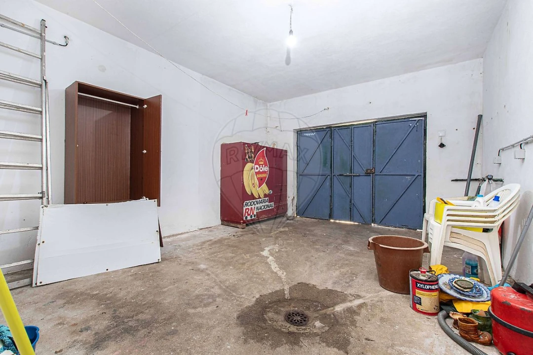 Moradia T4 para Venda em Carvoeira e Carmões Foto 21