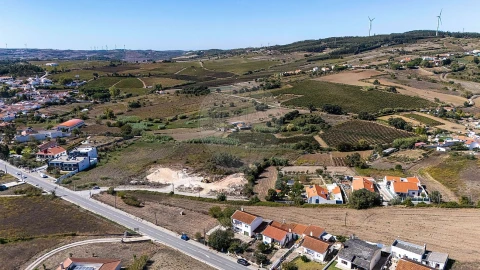 Moradia T4 para Venda em Carvoeira e Carmões
