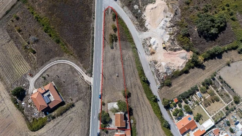 Moradia T4 para Venda em Carvoeira e Carmões