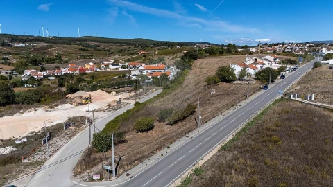 Moradia T4 para Venda em Carvoeira e Carmões