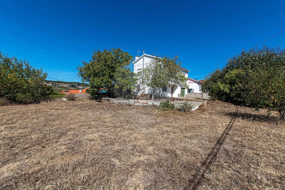 Moradia T4 para Venda em Carvoeira e Carmões Foto 38
