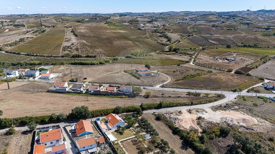 Moradia T4 para Venda em Carvoeira e Carmões Foto 10