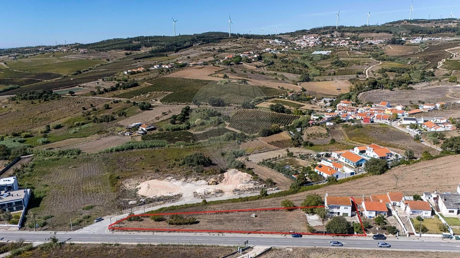 Moradia T4 para Venda em Carvoeira e Carmões Foto 3