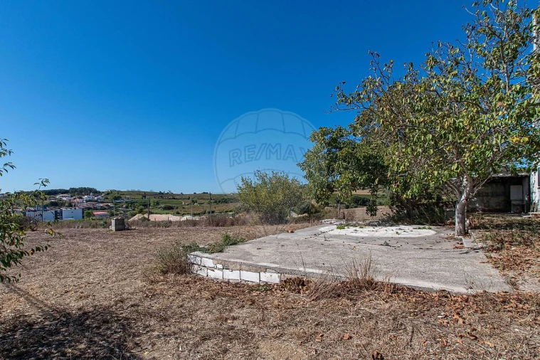 Moradia T4 para Venda em Carvoeira e Carmões Foto 39